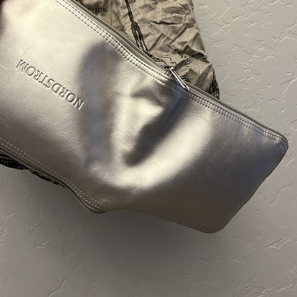 Nordstrom Tote Bag NWT Cityscape Silver Travel Fold Zip Up Packable Reusable - Picture 8 of 16